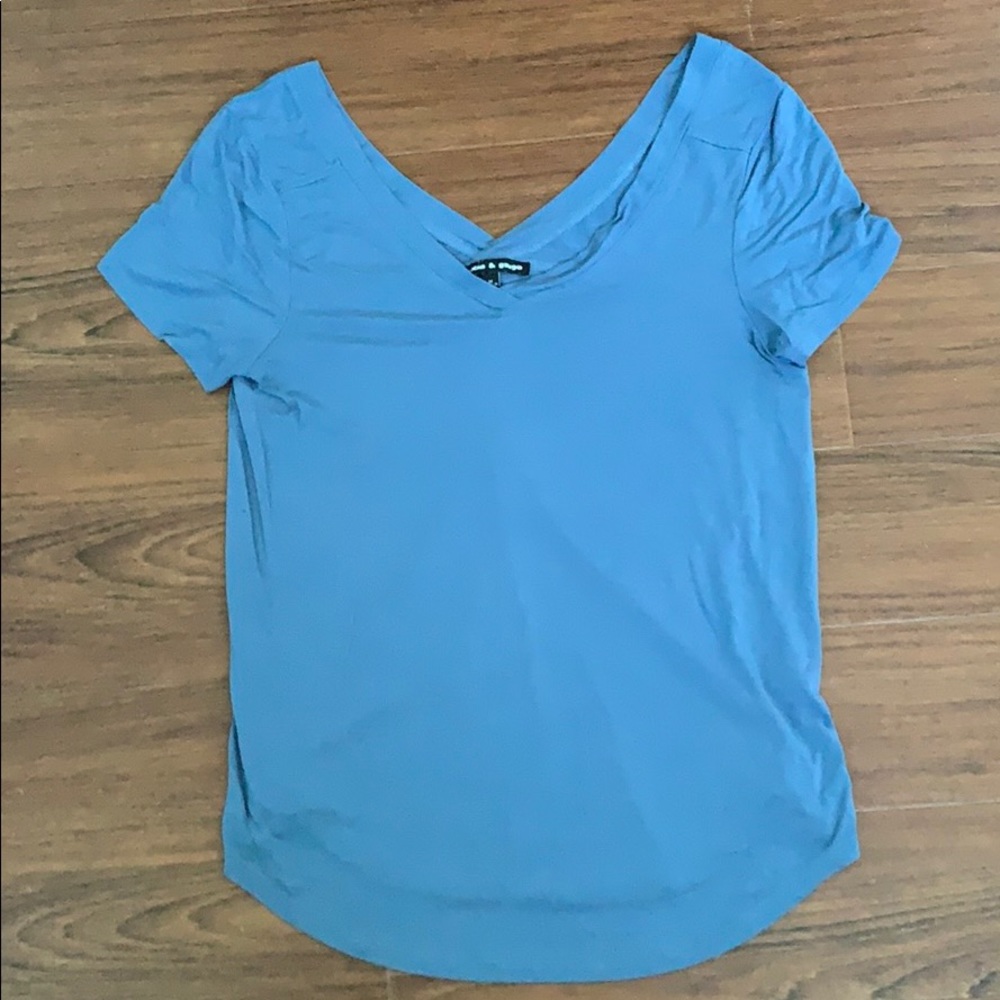 Cable and Gauge Double V Tee Size Medium